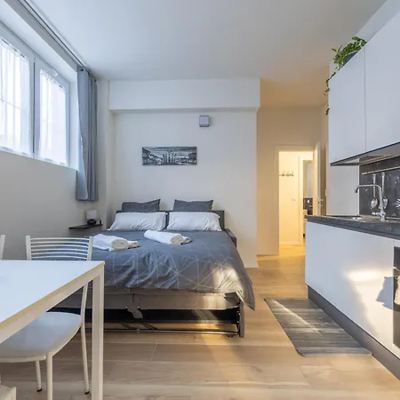 - San Siro Corner, With Private Parking Apartment *