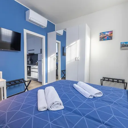 - San Siro Corner, With Private Parking Apartament